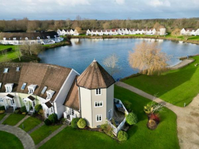 Pepperpot Lakeside Lodge on Isis & Windrush Lakes in the Cotswold Lakes